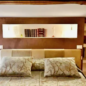  Apartment Teatro Italy